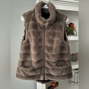 Cozy Faux Fur Vest in Taupe